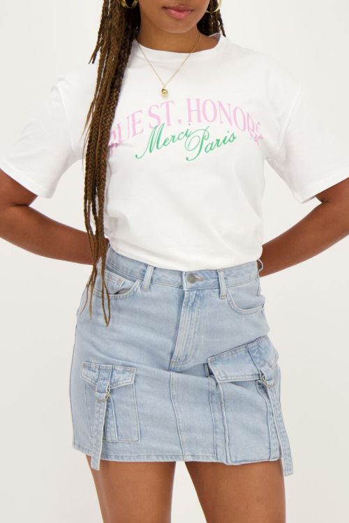 White t-shirt with purple ''Rue st. honoré''