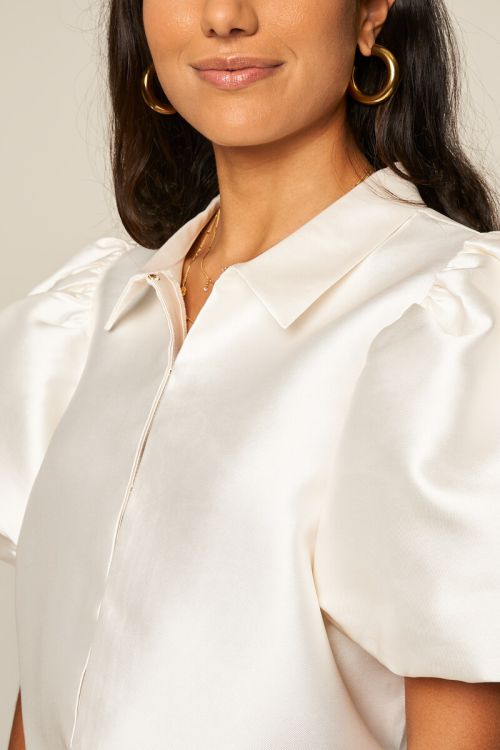 White top with short puff sleeves in satin look | My Jewellery