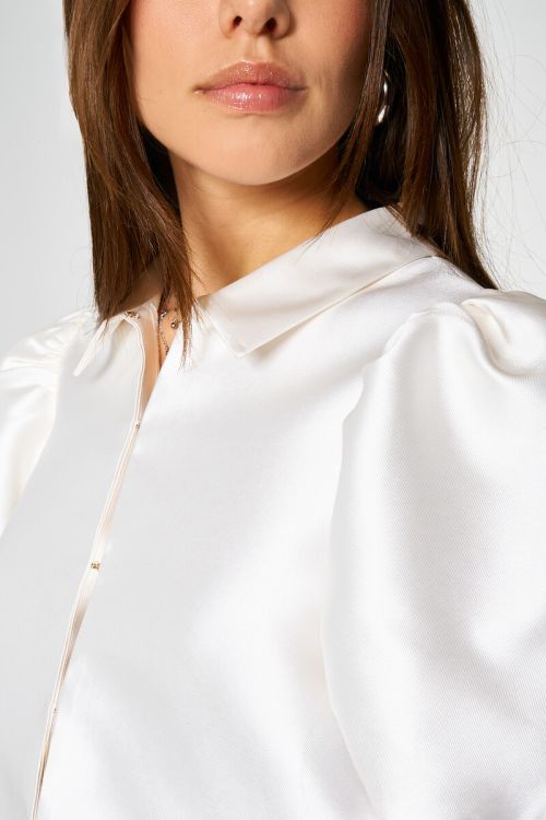 White top with short puff sleeves in satin look | My Jewellery