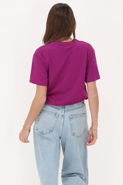 purple-t-shirt with green-oui-mais-non