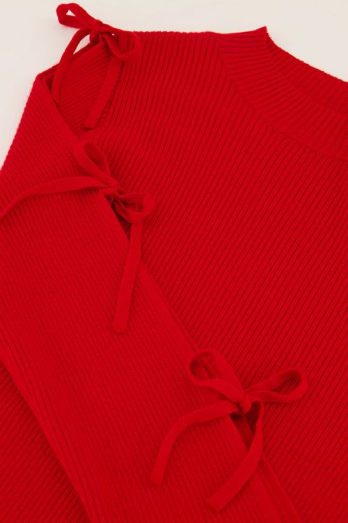 Red top with bows on sleeves | My Jewellery