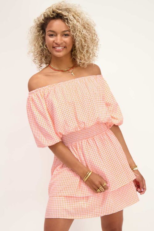 Roze off shoulder jurk met ruitjes