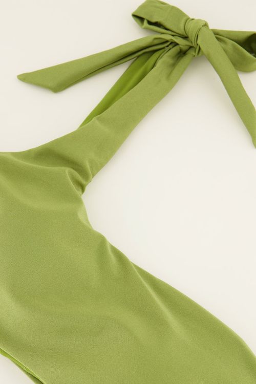 Shiny green one-shoulder bikini top with knot  | My Jewellery