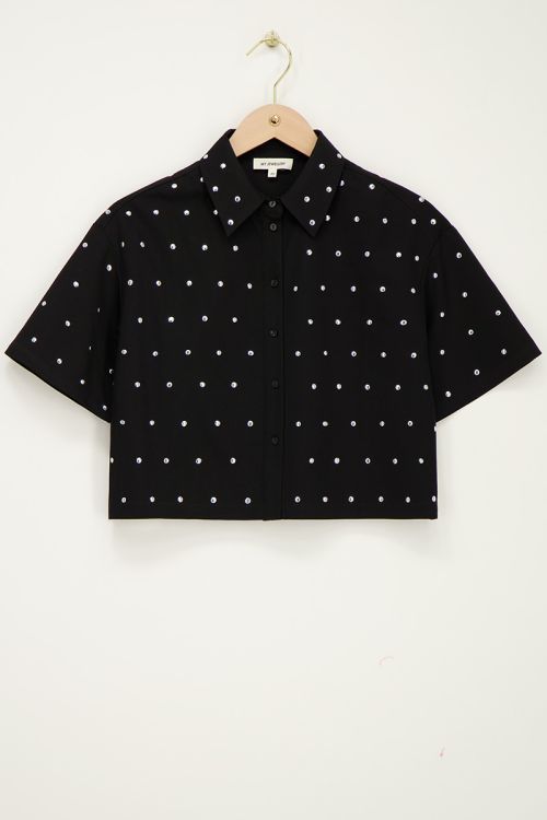 Schwarze kurze Bluse mit silberfarbenen Nieten