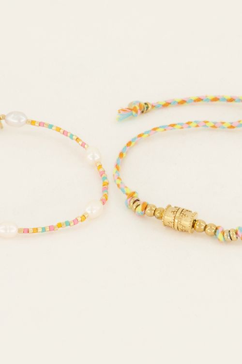 Souvenir mehrfarbiges Armband-Set mit Perlen und Anhänger