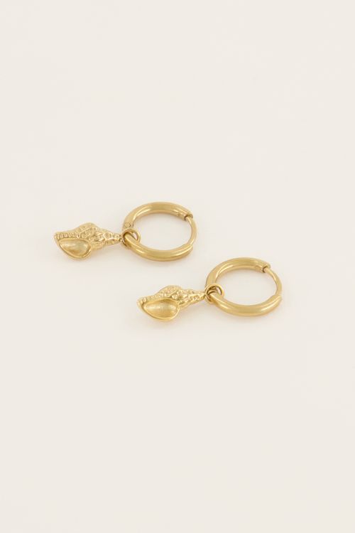 Souvenir oorringen met spiraal schelp bedel | My Jewellery