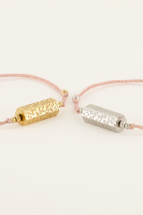 Souvenir roze armband met panterprint bedel