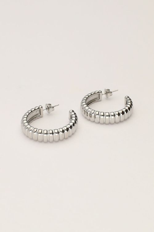 Statement earrings with horizontal ribbing | My Jewellery