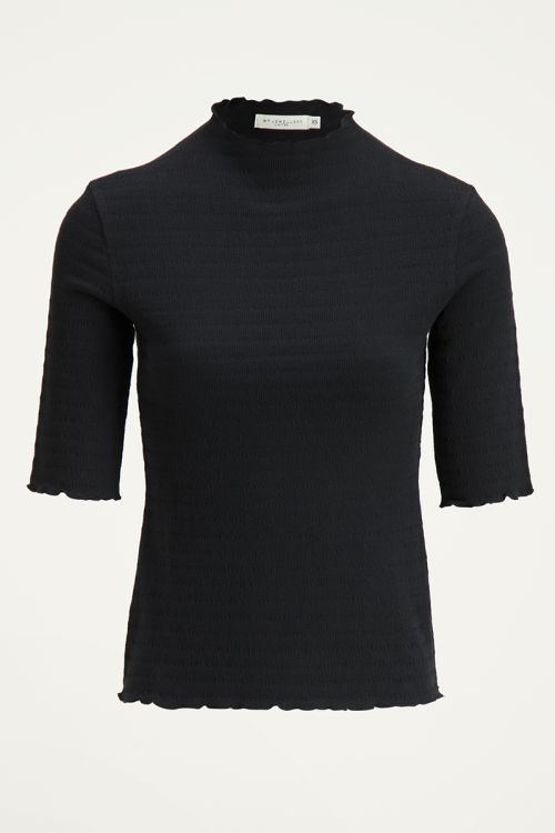 Black top with turtleneck and structure | High collar top | My Jewellery