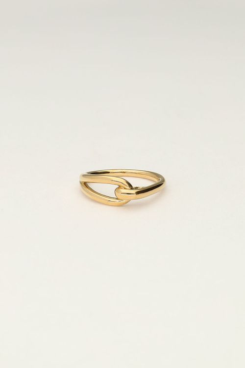 Twisted ring loop