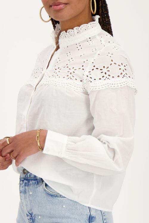 White blouse with embroidery and ruffled collar | My Jewellery