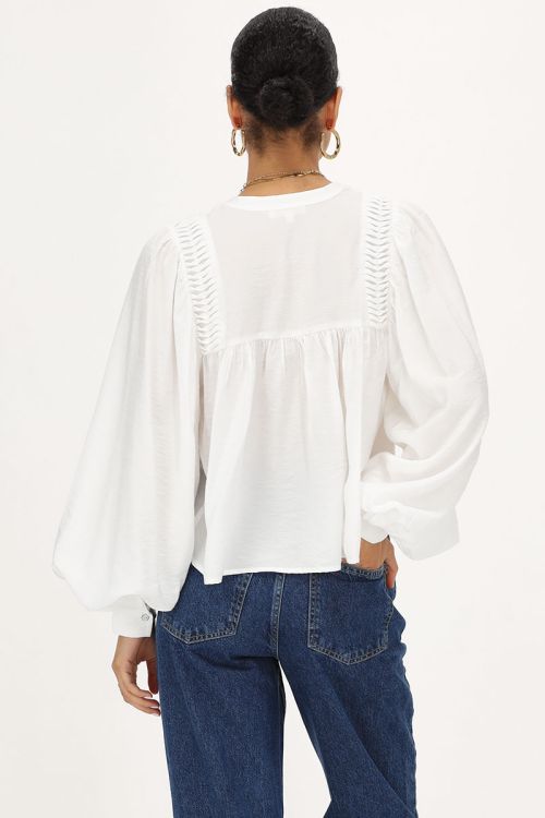 White blouse with pintuck & balloon sleeves | My Jewellery