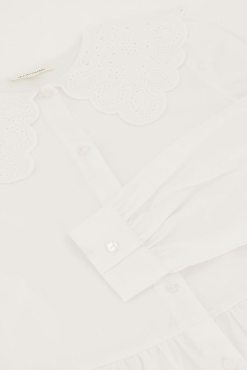 White blouse with ruffle and embroidery collar | My Jewellery