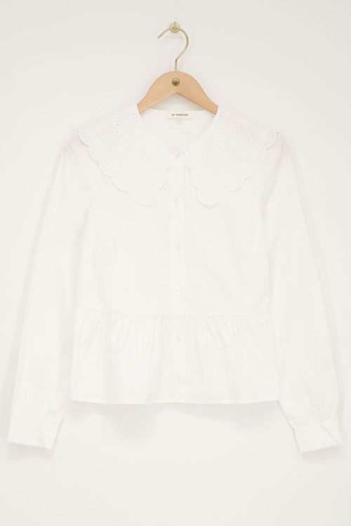 White blouse with ruffle and embroidery collar | My Jewellery