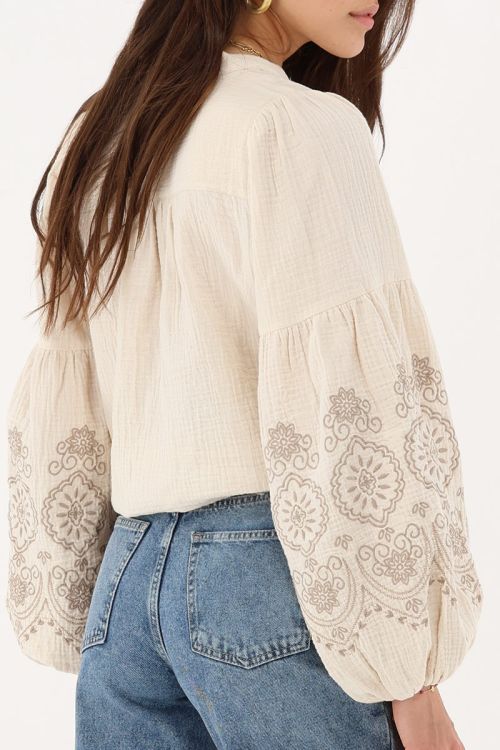 White embroidery blouse with V-neckline & puff sleeves | My Jewellery