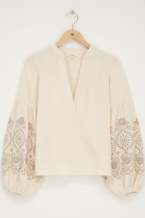 White embroidery blouse with V-neckline & puff sleeves | My Jewellery