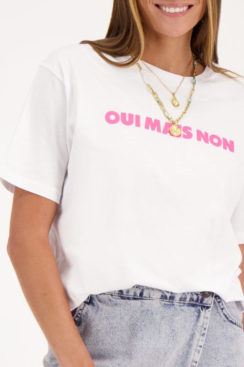 White t-shirt with pink Oui mais non  | My Jewellery