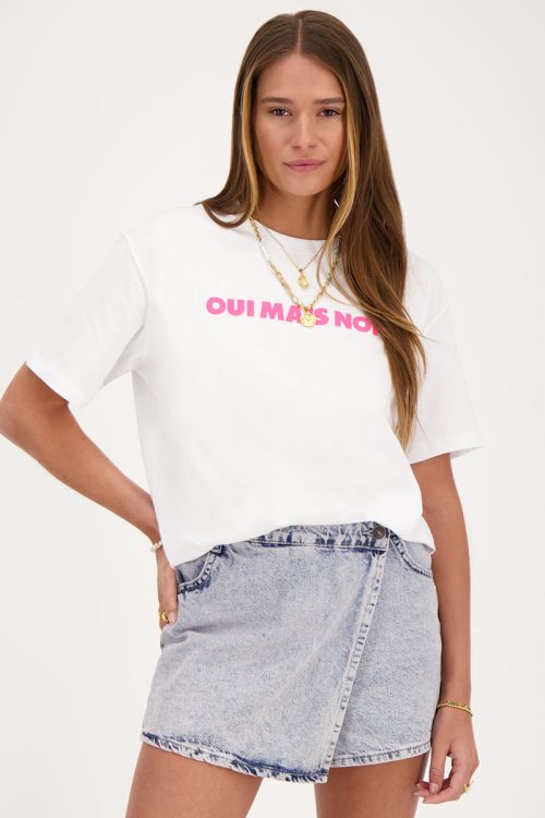 White t-shirt with pink Oui mais non  | My Jewellery