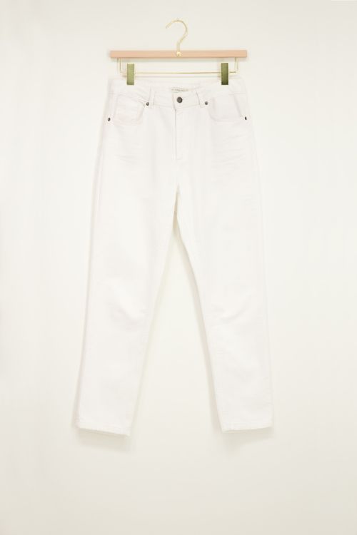 White mom jeans | Mom jeans | Women’s jeans My jewellery
