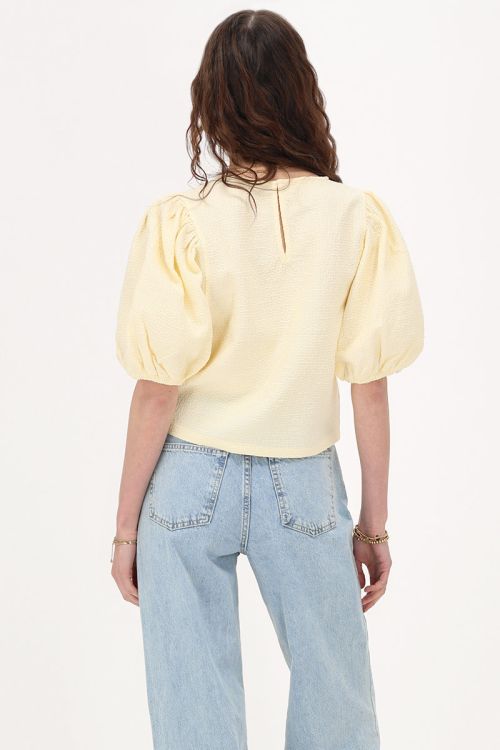 Yellow bouclé top puff sleeves