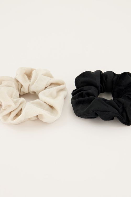 Zwart & witte velvet scrunchie set