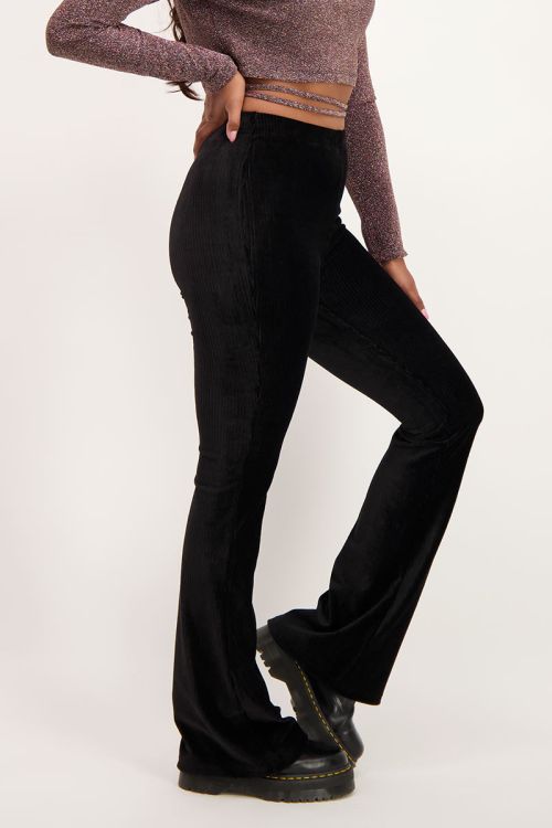 Flared broeken in de kleur zwart voor dames | KLEDING.nl