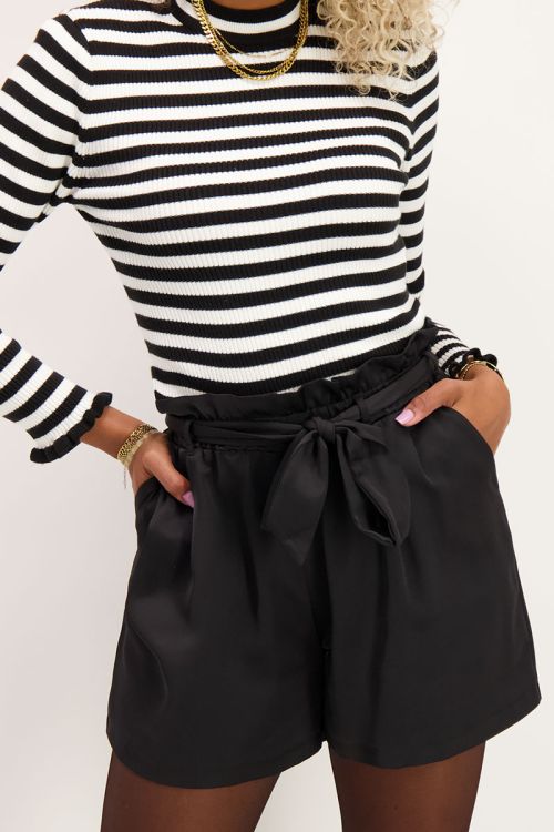 Zwarte short satijnen look | Korte broek | My Jewellery