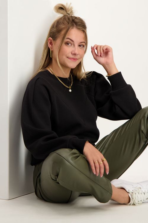 Zwarte sweater met V shape | My Jewellery