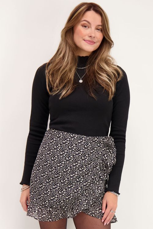 Zwarte top met kraag & ruffle