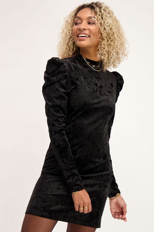 Zwarte velvet jurk met open rug