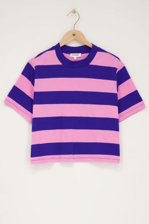 Blau-rosa gestreiftes T-Shirt