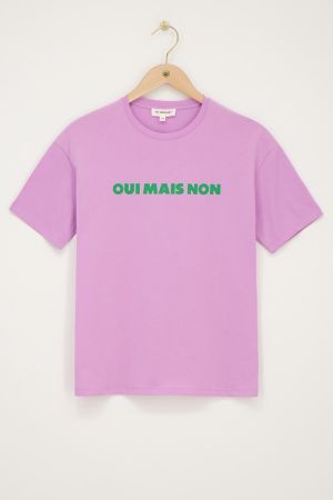 Fliederfarbenes T-Shirt „Oui mais non"