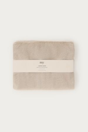 Beigefarbene Laptop-Hülle in Felloptik