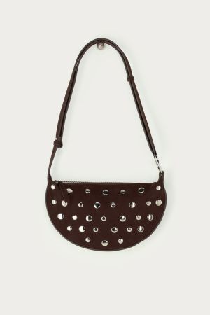 Braune Umhängetasche mit Nieten