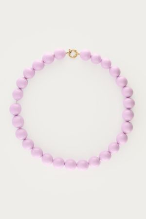 Fliederfarbene Kette mit klobigen Perlen