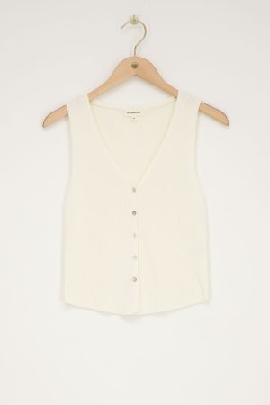 Weiße Weste mit Knöpfen