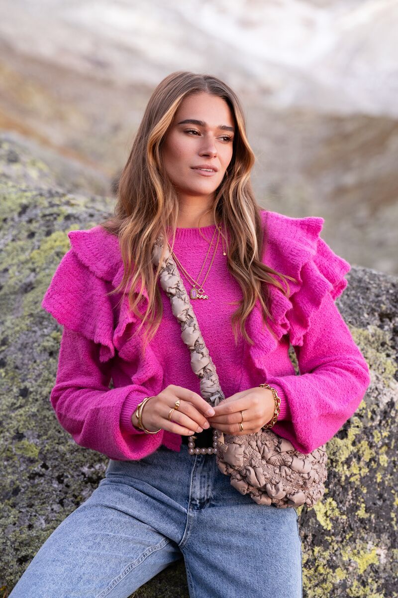 Pink jumper with ruffles My Jewellery