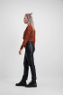 Rode overslag blouse luipaard, blouse met print - styleshoots afbeelding - zijkant
