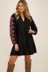 Zwarte wijdvallende jurk met roze embroidery | My Jewellery