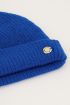 Blauw gekleurde muts