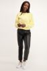 Gele sweater met V shape