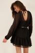 zwarte-wijdvallende-jurk-met-ruffles