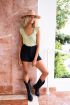 Olijfgroene top met ruffle mouw | My Jewellery