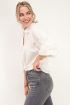 Witte blouse embroidery en pofmouwen