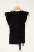 Zwart mouwloos overslagvest met ruffle | My Jewellery