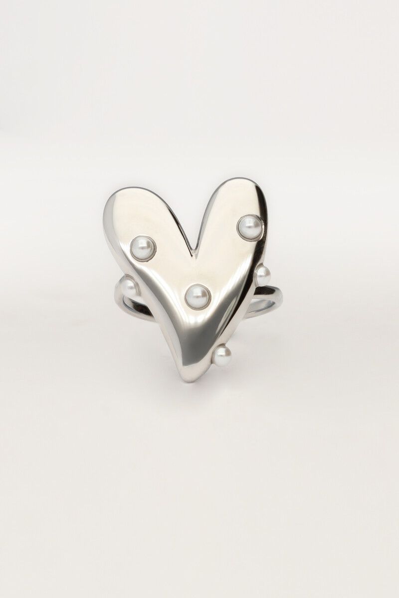 Statement ring with big heart and faux pearls My Jewellery