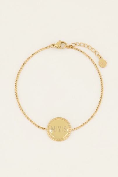 Engraved bracelet with round charm
