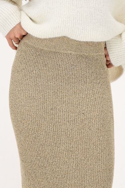 Beigefarbener gehäkelter Maxirock