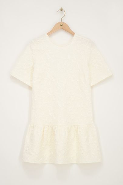 Beige jacquard jurk met korte mouwen