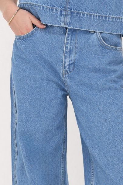 Blue wide leg jeans with wave